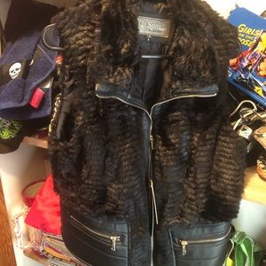 Faux fur vest super cute zip up vest